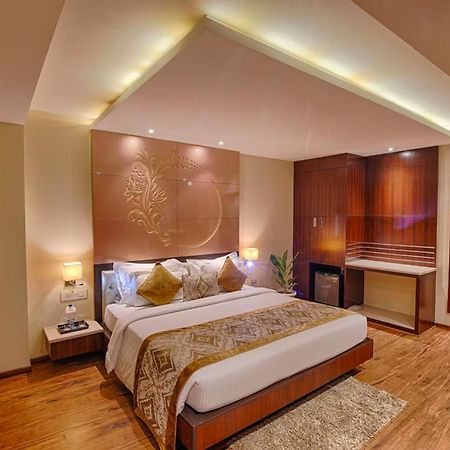 Hotel Good Times Near Ganga Ram Hospital And Karol Bagh Metro Delhi  Exterior foto