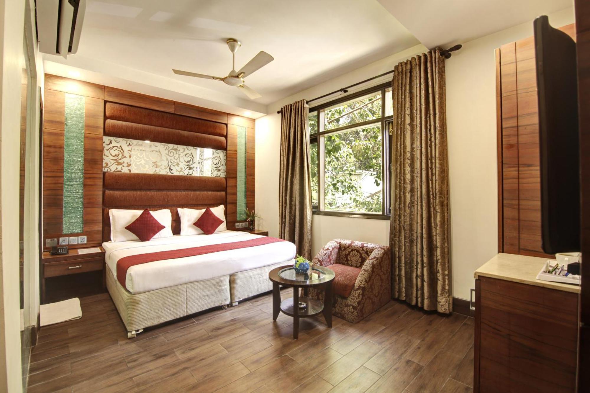 Hotel Good Times Near Ganga Ram Hospital And Karol Bagh Metro Delhi  Exterior foto