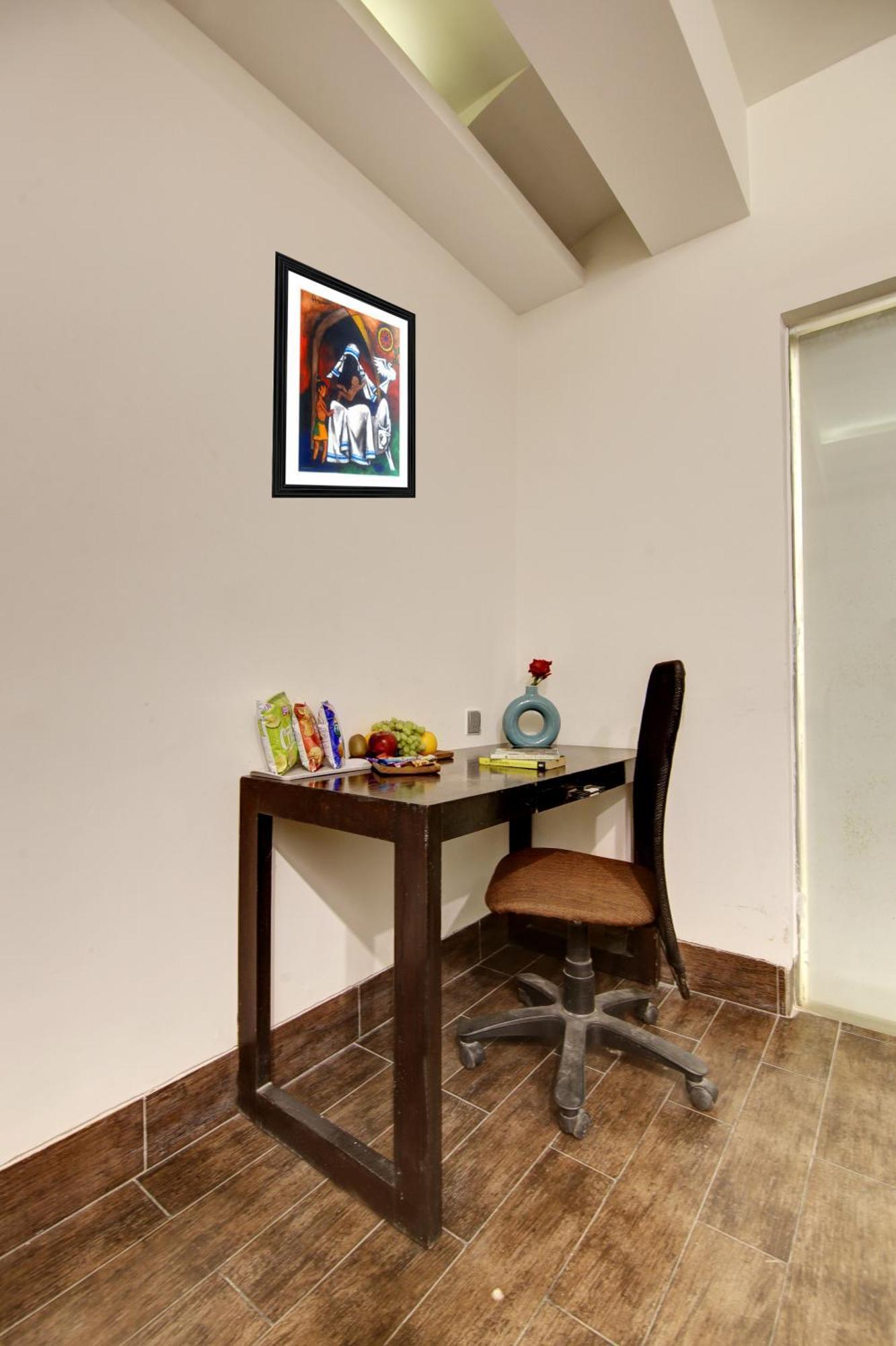 Hotel Good Times Near Ganga Ram Hospital And Karol Bagh Metro Delhi  Exterior foto
