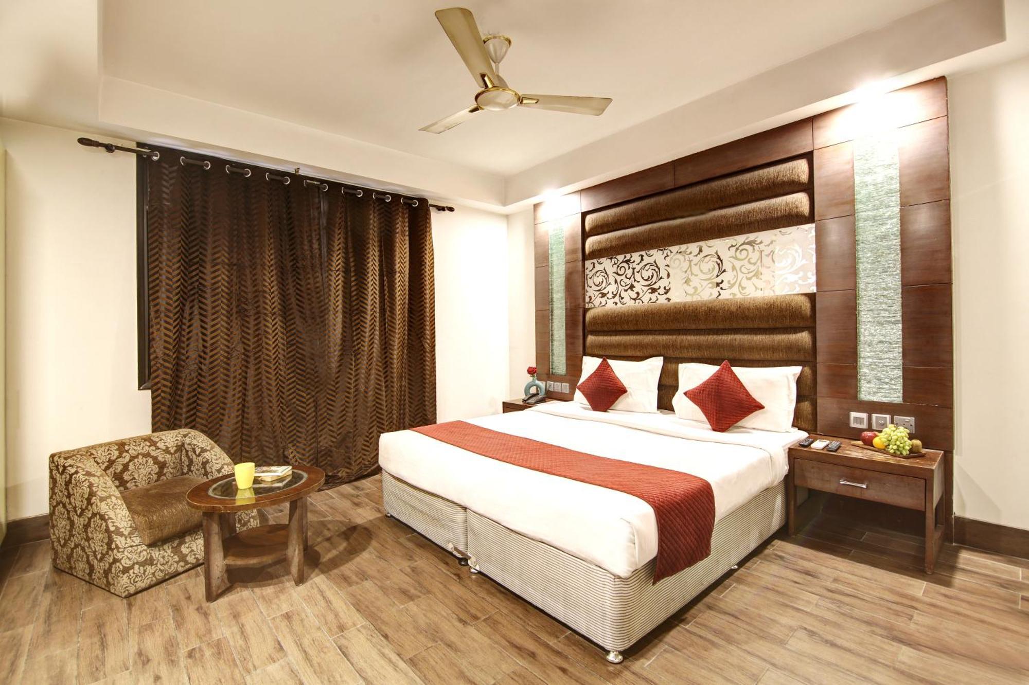 Hotel Good Times Near Ganga Ram Hospital And Karol Bagh Metro Delhi  Exterior foto