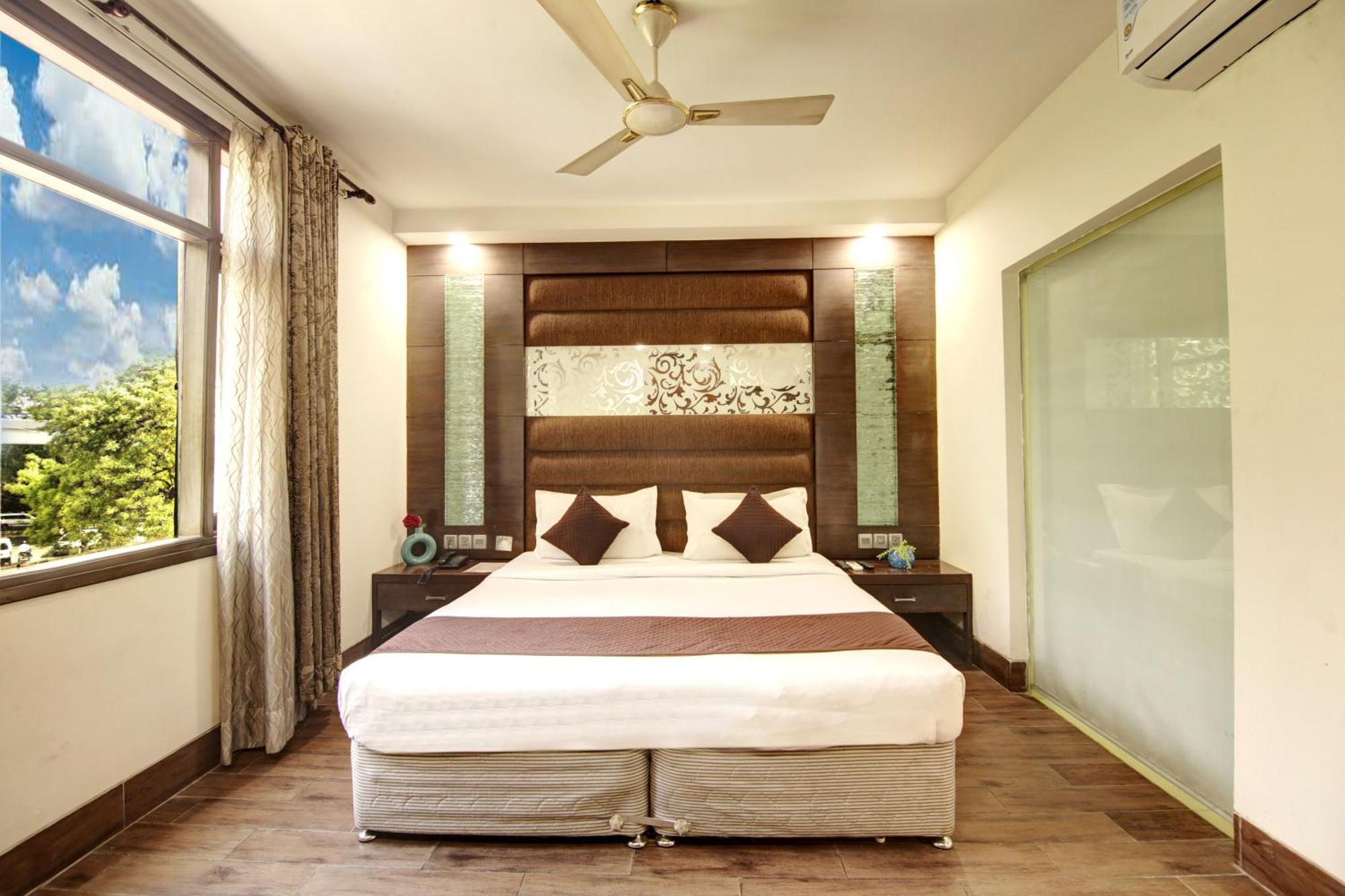 Hotel Good Times Near Ganga Ram Hospital And Karol Bagh Metro Delhi  Exterior foto