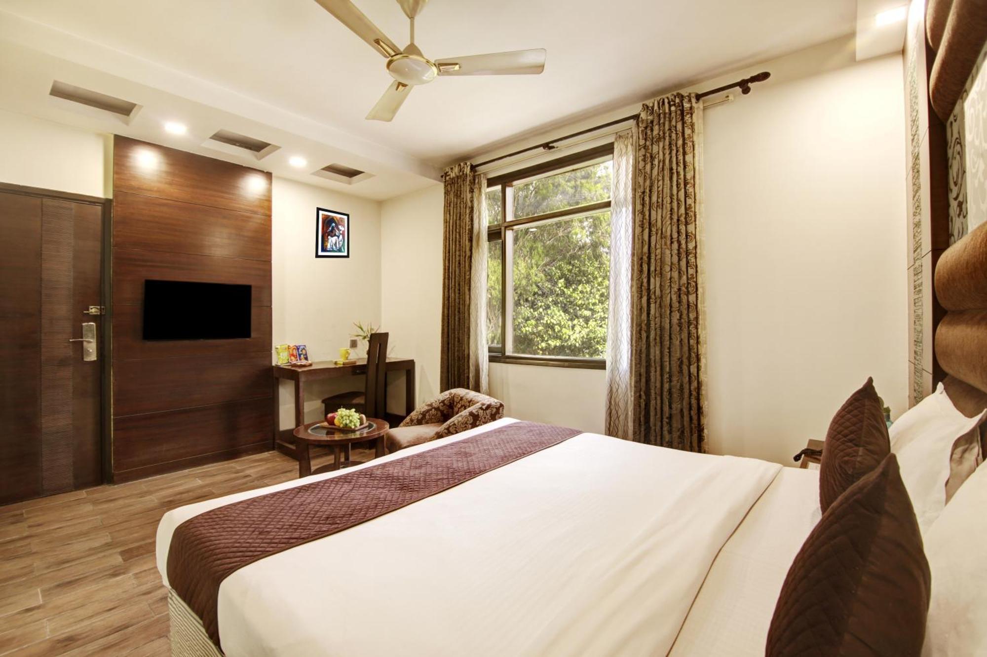 Hotel Good Times Near Ganga Ram Hospital And Karol Bagh Metro Delhi  Exterior foto