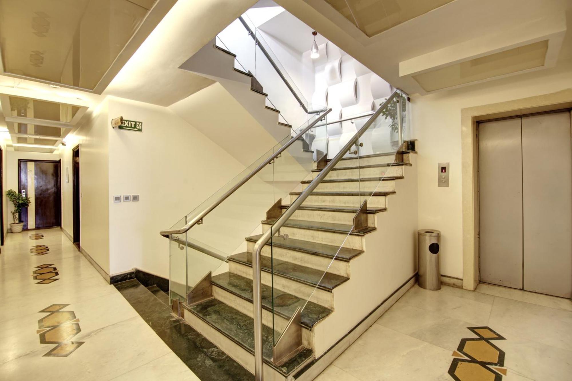 Hotel Good Times Near Ganga Ram Hospital And Karol Bagh Metro Delhi  Exterior foto