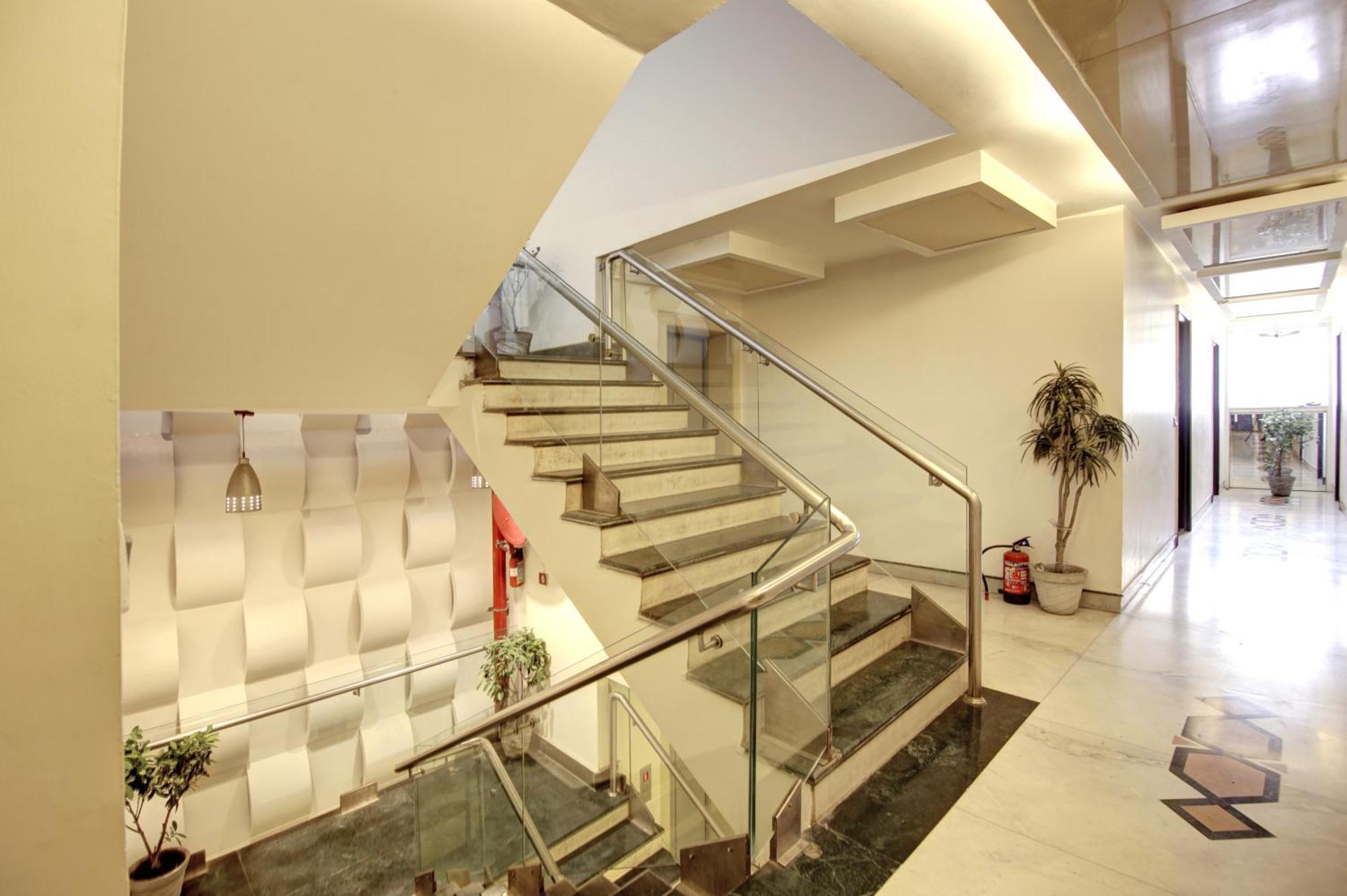 Hotel Good Times Near Ganga Ram Hospital And Karol Bagh Metro Delhi  Exterior foto