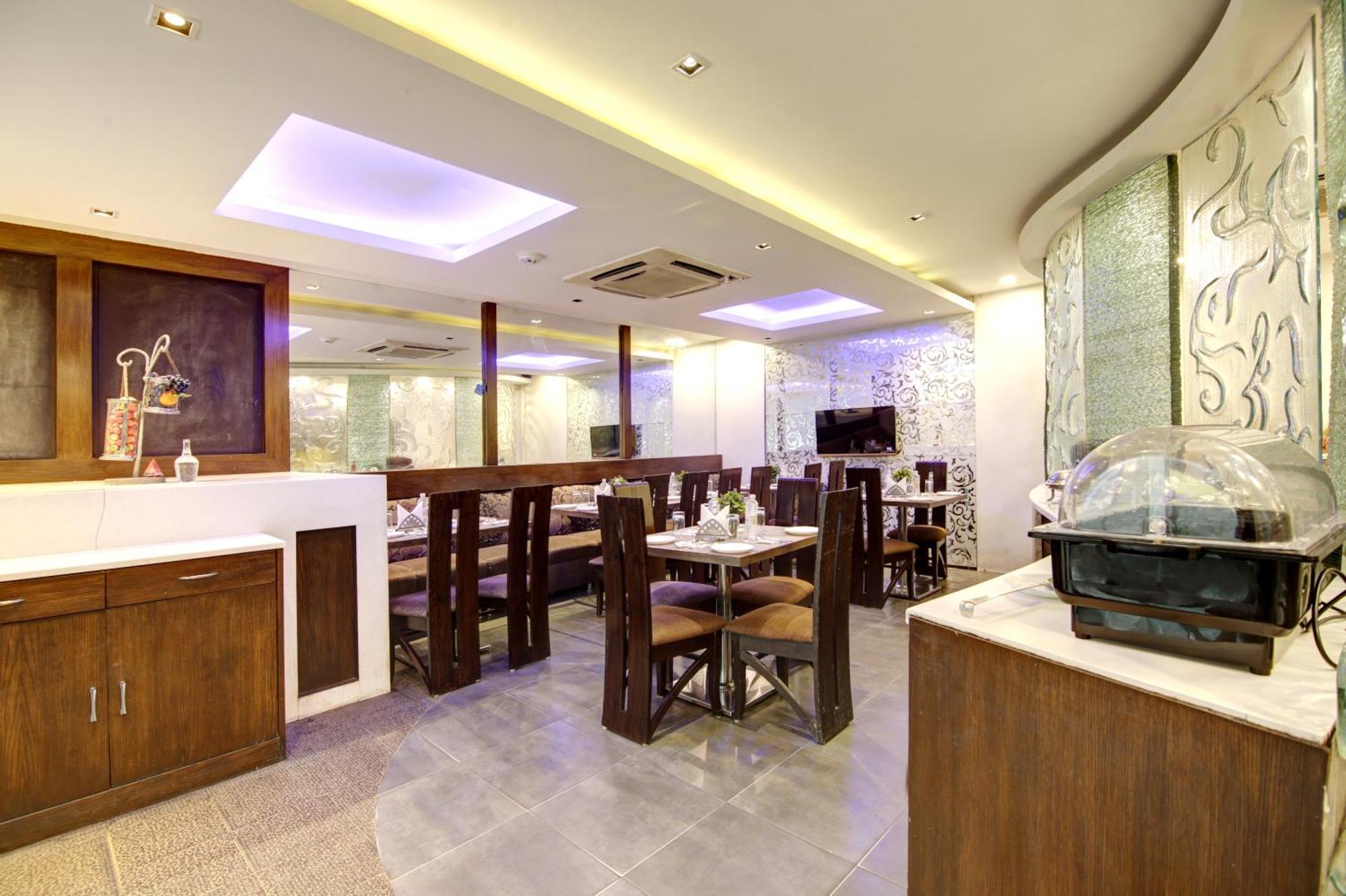 Hotel Good Times Near Ganga Ram Hospital And Karol Bagh Metro Delhi  Exterior foto