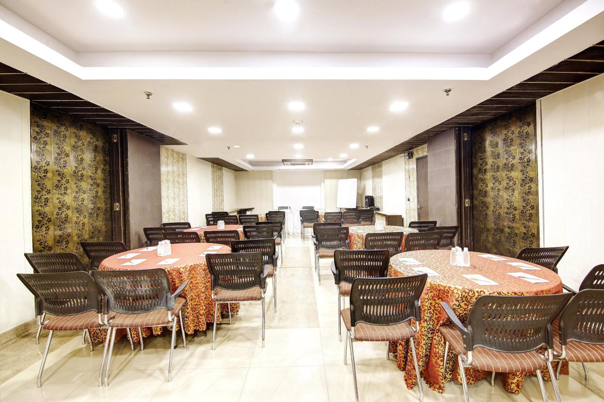 Hotel Good Times Near Ganga Ram Hospital And Karol Bagh Metro Delhi  Exterior foto