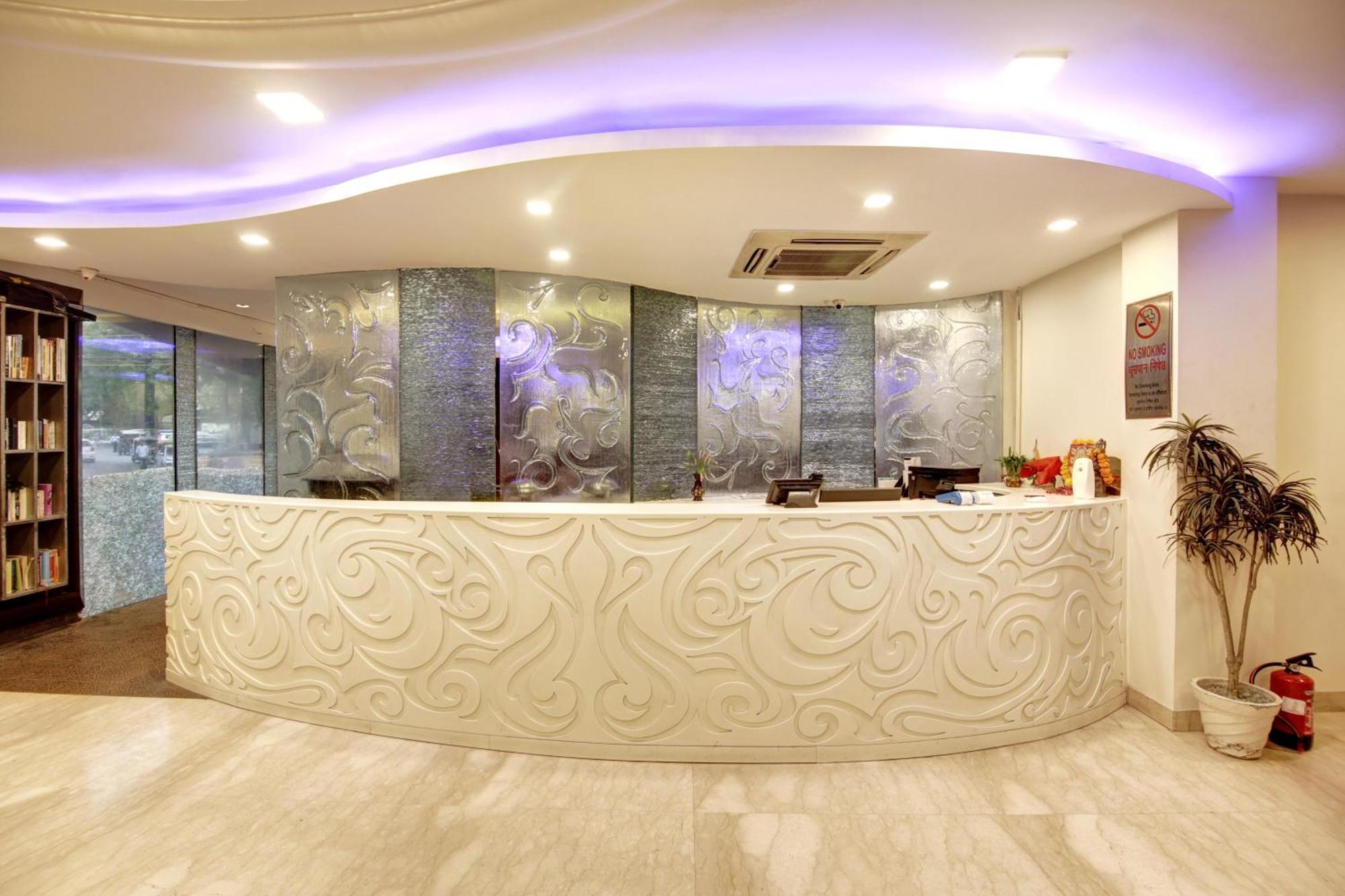 Hotel Good Times Near Ganga Ram Hospital And Karol Bagh Metro Delhi  Exterior foto